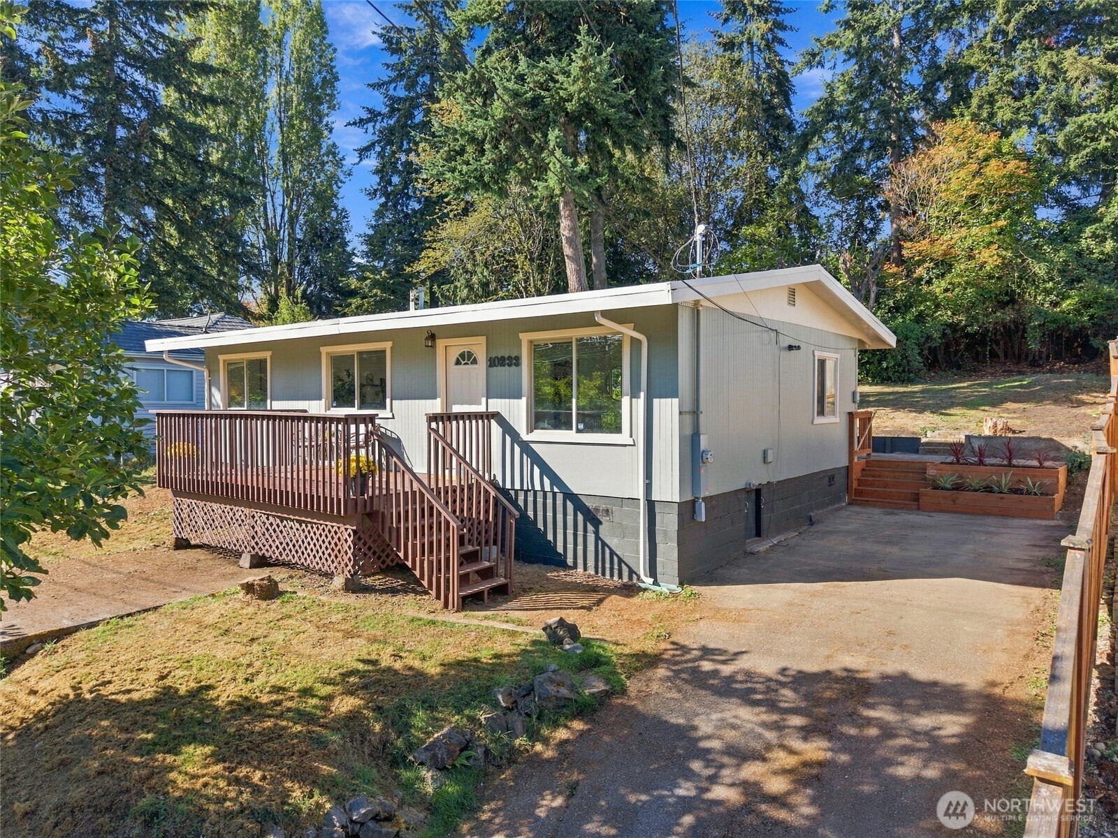10233 8th Avenue SW